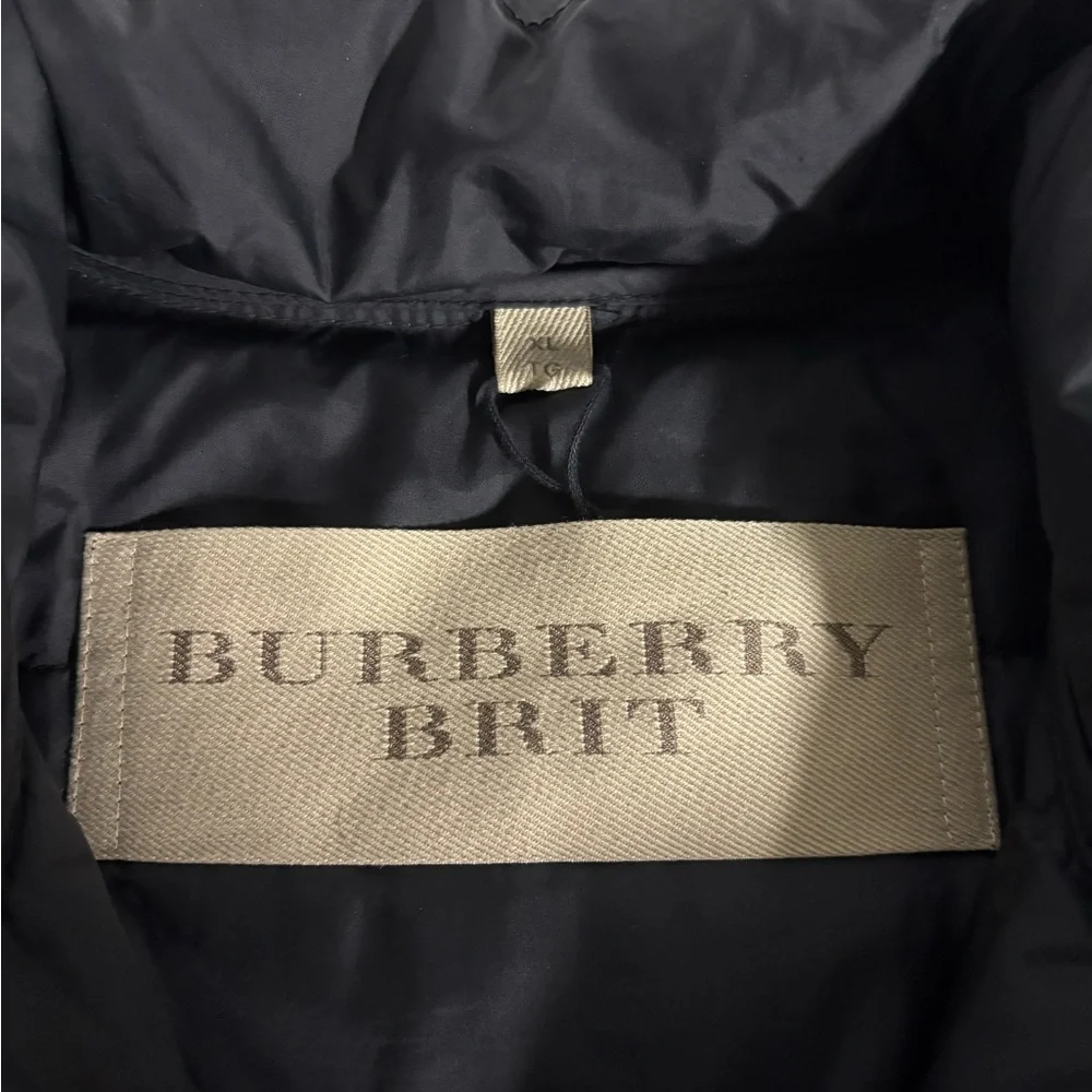 Burberry Puffer Vest Size XL - Picture 5 of 5